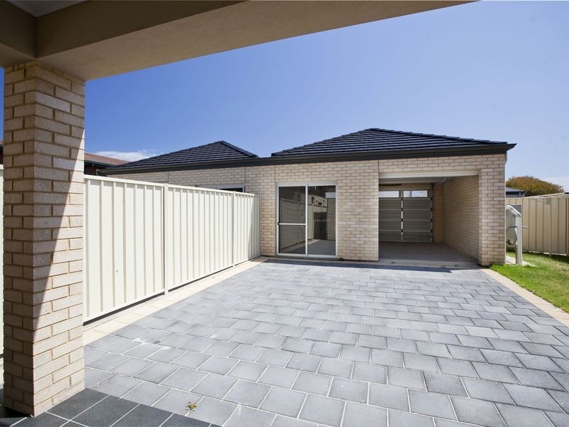 212 Trimmer Parade, Seaton SA 5023