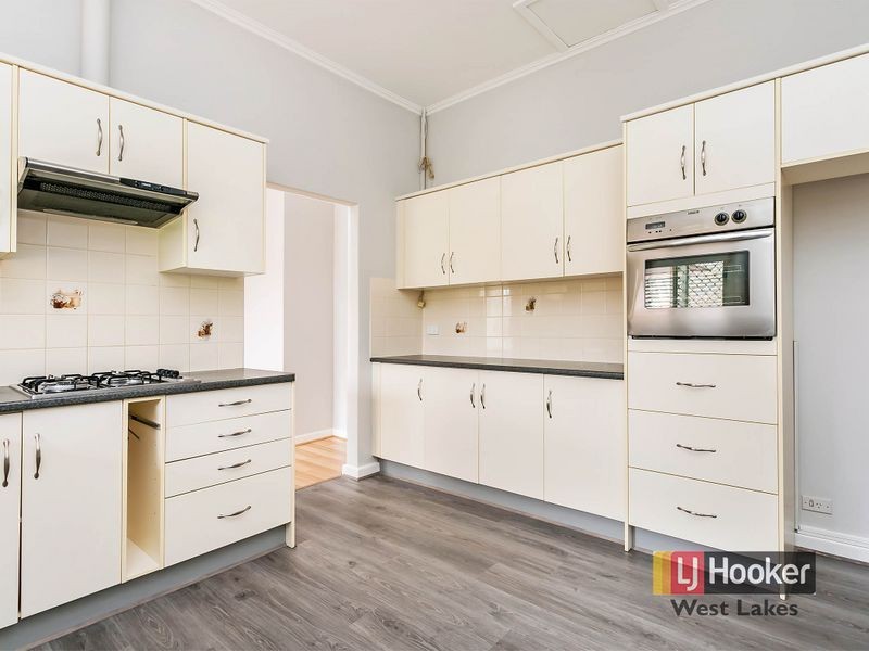 30 Hillsea Avenue, Clearview SA 5085