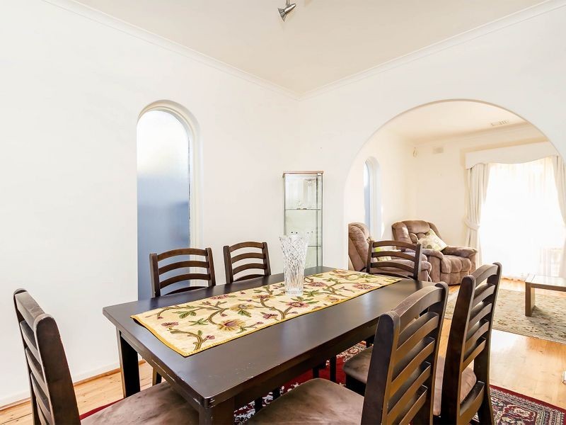 16 Lochside Drive, West Lakes SA 5021