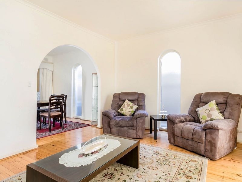 16 Lochside Drive, West Lakes SA 5021