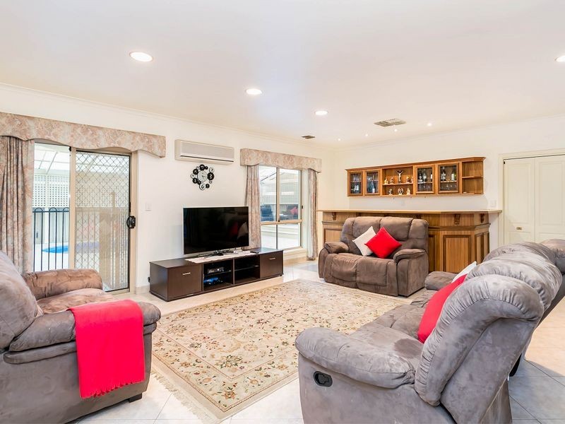 16 Lochside Drive, West Lakes SA 5021