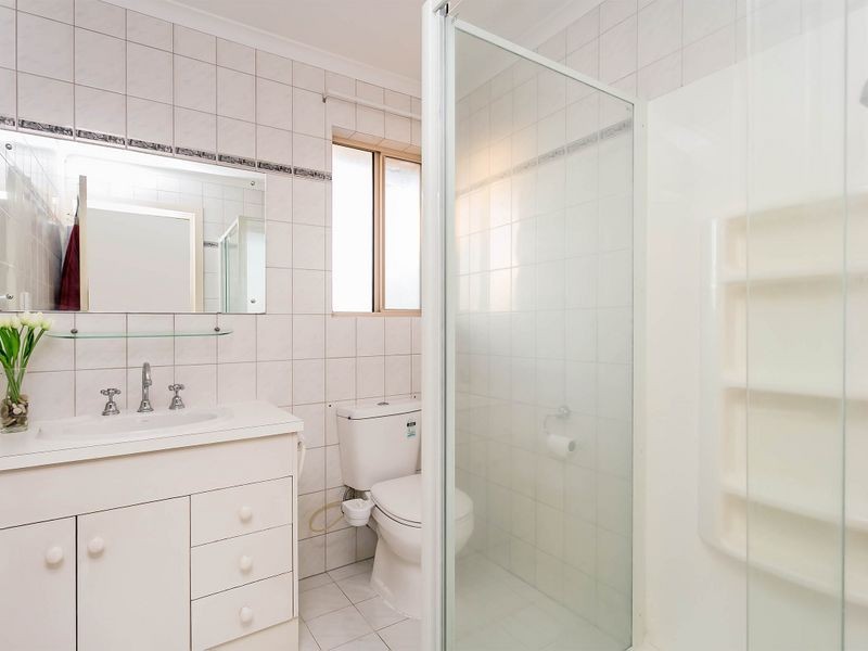 16 Lochside Drive, West Lakes SA 5021