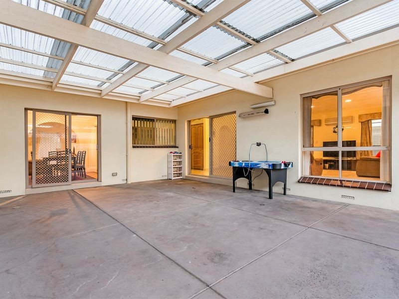 16 Lochside Drive, West Lakes SA 5021