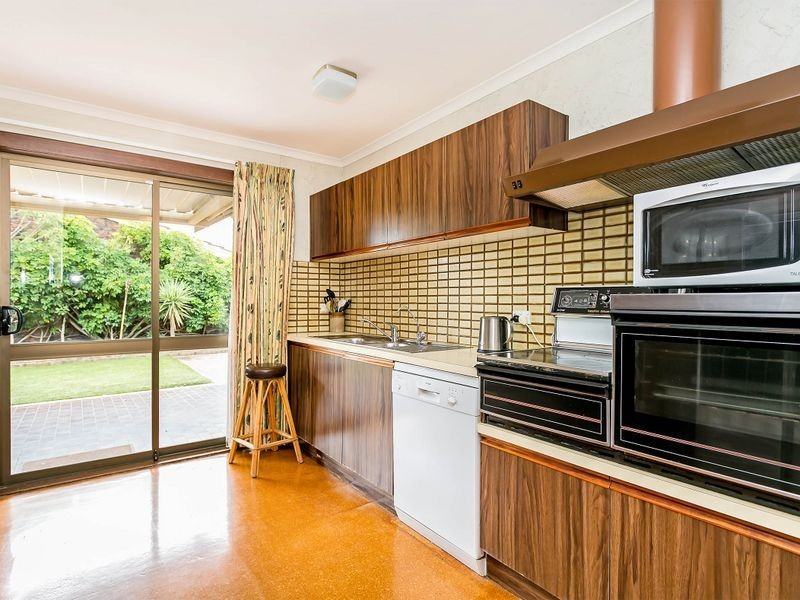 12 Anna Court, West Lakes SA 5021