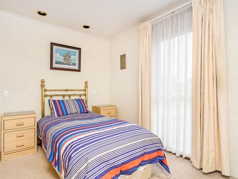 12 Anna Court, West Lakes SA 5021