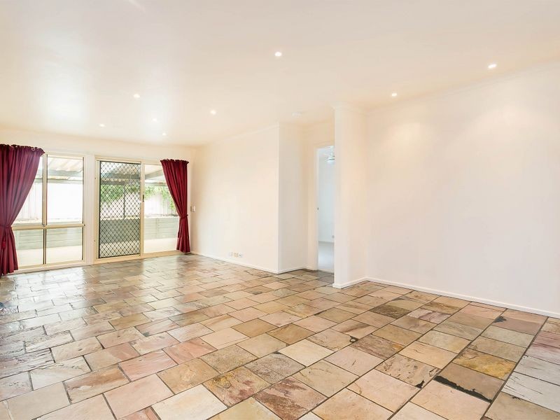 15 Veart Court, Woodcroft SA 5162