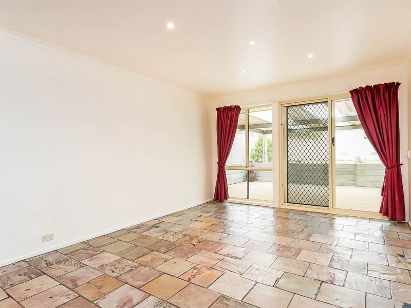 15 Veart Court, Woodcroft SA 5162