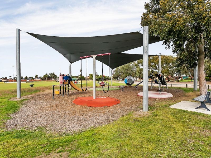 42 Lambert Avenue, West Lakes Shore SA 5020