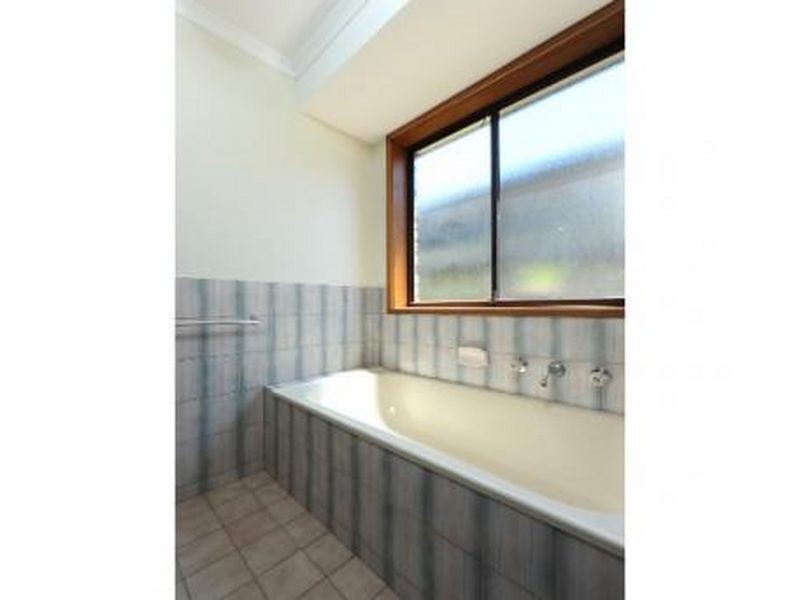 18 John Renwick Place, Modbury Heights SA 5092