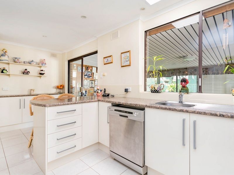 4 Keating Court, West Lakes Shore SA 5020