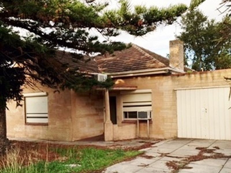 1 Woodlands Crescent, Beverley SA 5009