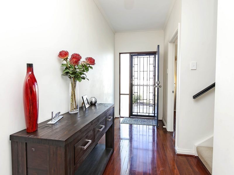 16 Moore Street, Birkenhead SA 5015