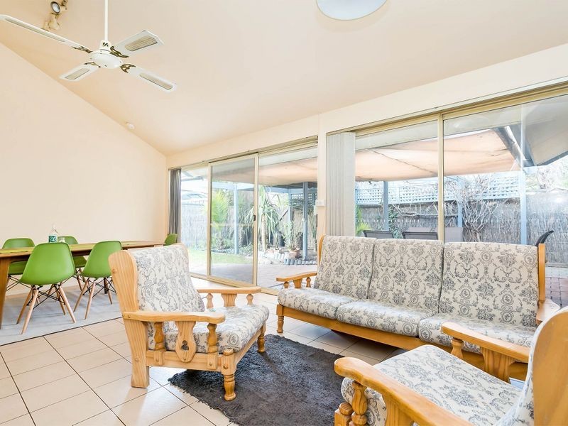 2 Southern Cross Avenue, North Haven SA 5018