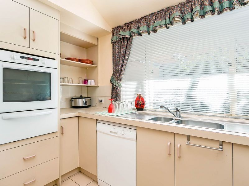 2 Southern Cross Avenue, North Haven SA 5018