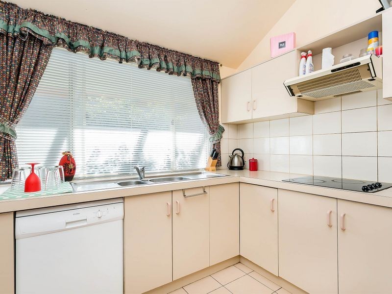 2 Southern Cross Avenue, North Haven SA 5018