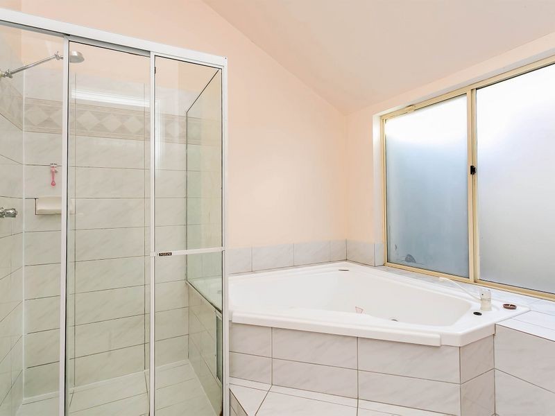 2 Southern Cross Avenue, North Haven SA 5018