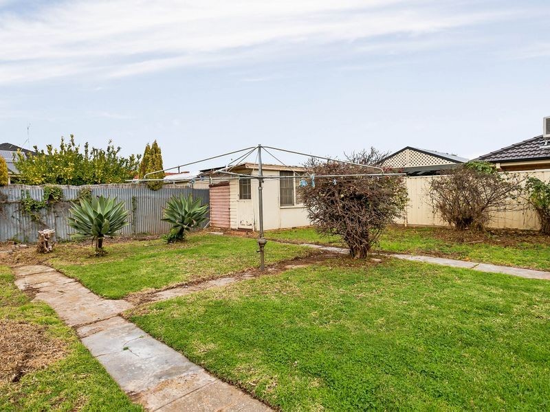 12 Second Avenue, Seaton SA 5023