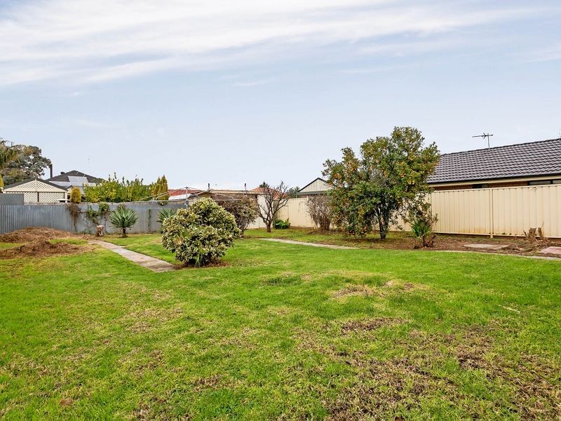 12 Second Avenue, Seaton SA 5023