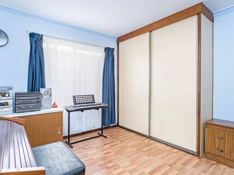 20 Fairway Drive, Seaton SA 5023