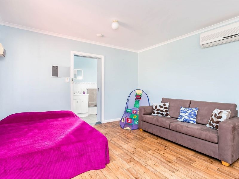 20 Fairway Drive, Seaton SA 5023