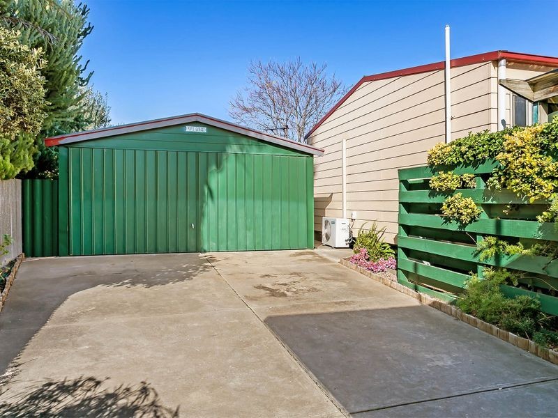 20 Fairway Drive, Seaton SA 5023