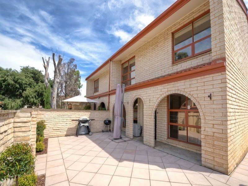 1/7 Mooloola Way, West Lakes Shore SA 5020