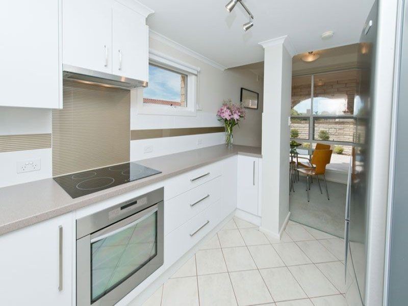 1/7 Mooloola Way, West Lakes Shore SA 5020