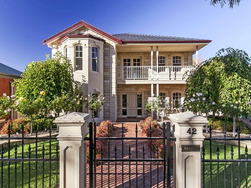 42 Golflands Terrace, Glenelg North SA 5045