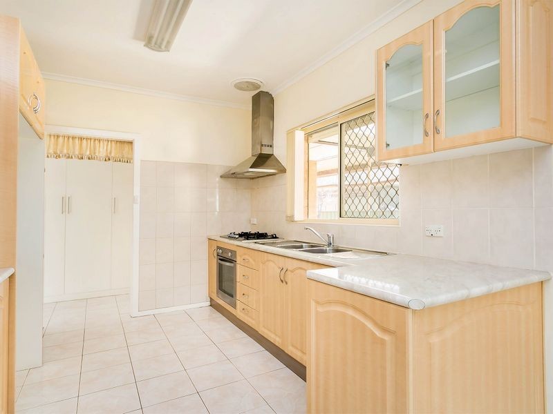 72 Eastern Parade, Ottoway SA 5013