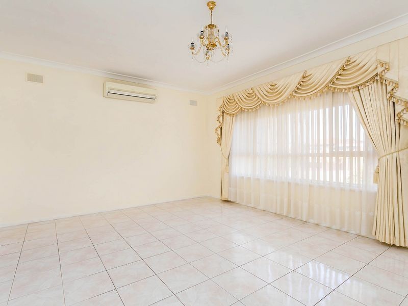 72 Eastern Parade, Ottoway SA 5013