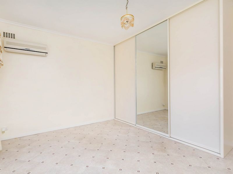 72 Eastern Parade, Ottoway SA 5013