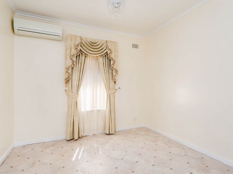 72 Eastern Parade, Ottoway SA 5013