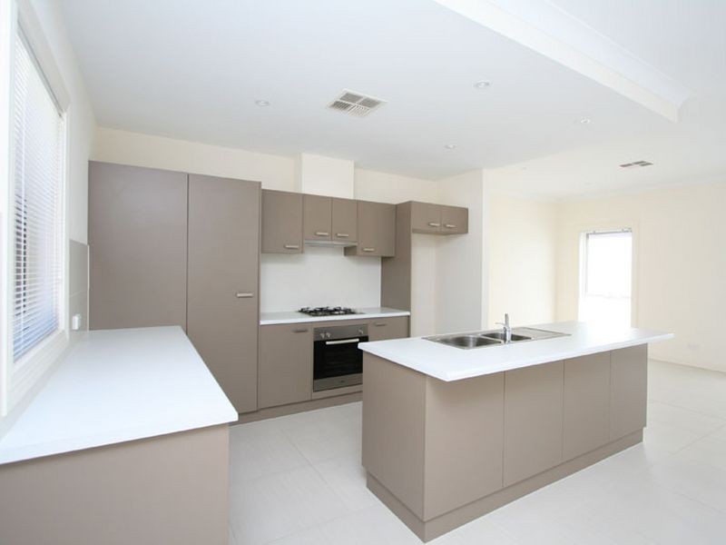 33 Manly Circuit, West Lakes Shore SA 5020