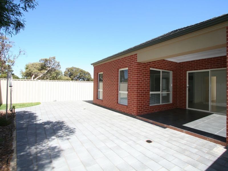 33 Manly Circuit, West Lakes Shore SA 5020