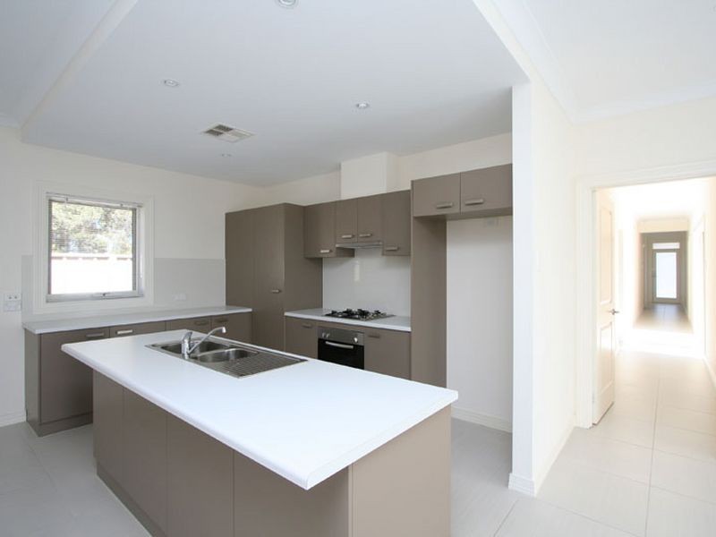 33 Manly Circuit, West Lakes Shore SA 5020
