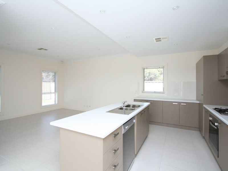 33 Manly Circuit, West Lakes Shore SA 5020