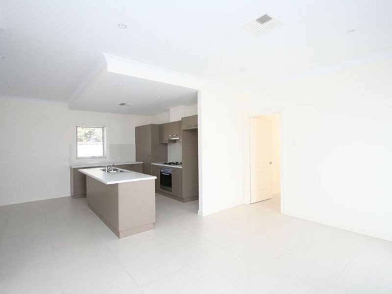 33 Manly Circuit, West Lakes Shore SA 5020