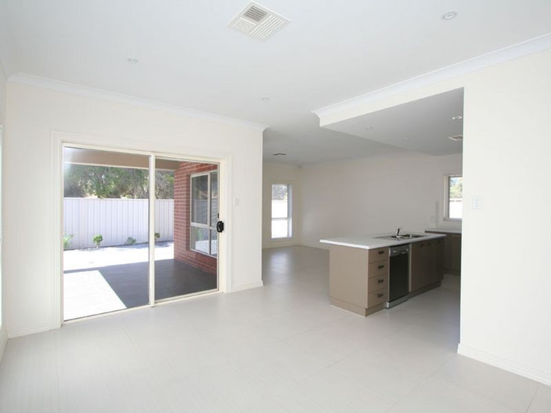 33 Manly Circuit, West Lakes Shore SA 5020