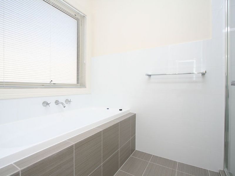 33 Manly Circuit, West Lakes Shore SA 5020