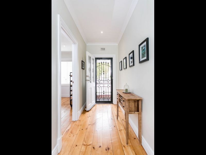 4 Reading Street, Clearview SA 5085