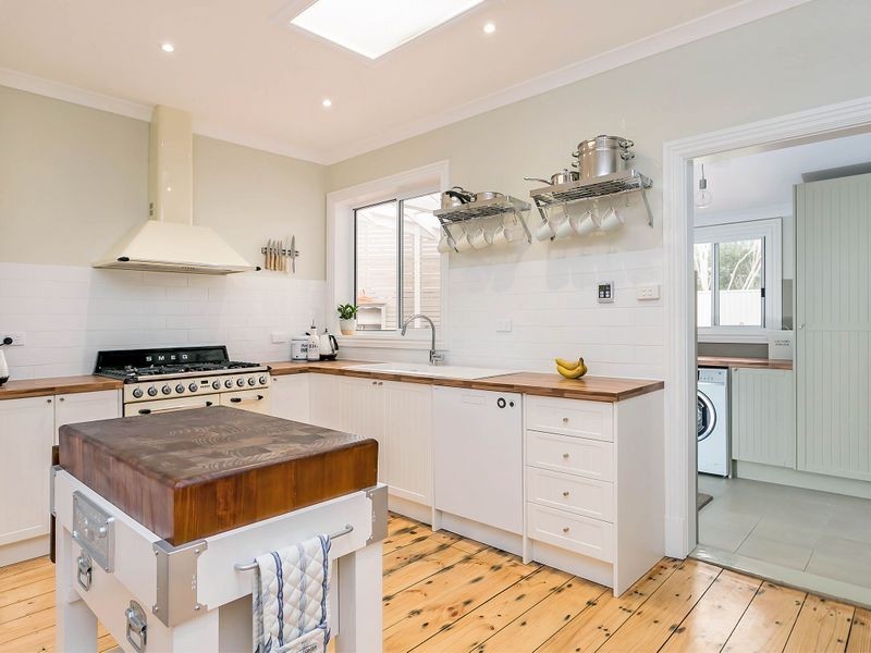 4 Reading Street, Clearview SA 5085