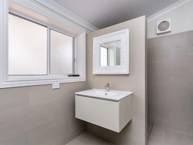 4 Reading Street, Clearview SA 5085