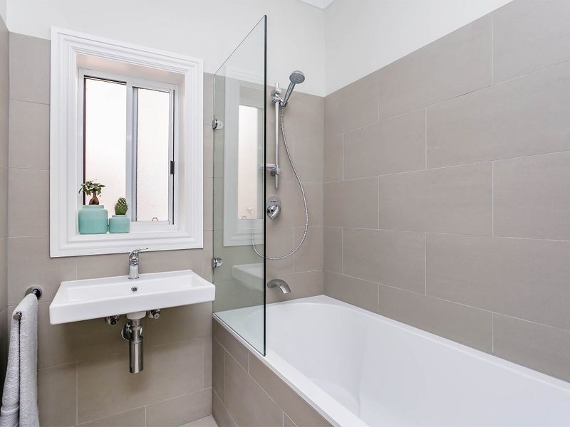 4 Reading Street, Clearview SA 5085