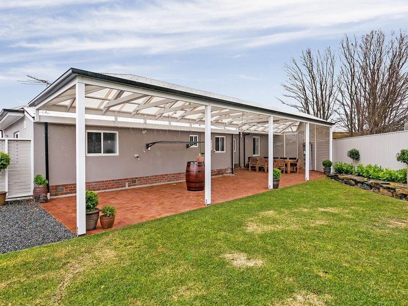 4 Reading Street, Clearview SA 5085