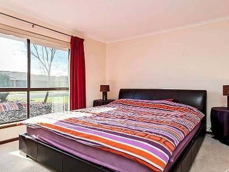 6 Merle Marten Drive, North Haven SA 5018