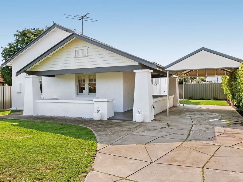 8 Golfers Avenue, Seaton SA 5023