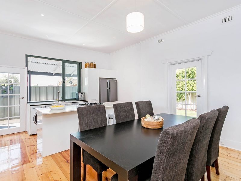 8 Golfers Avenue, Seaton SA 5023