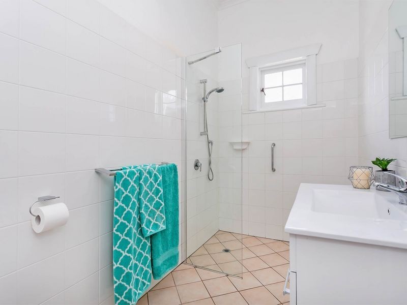 8 Golfers Avenue, Seaton SA 5023