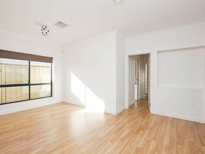 2/7 Minna Terrace, Semaphore Park SA 5019