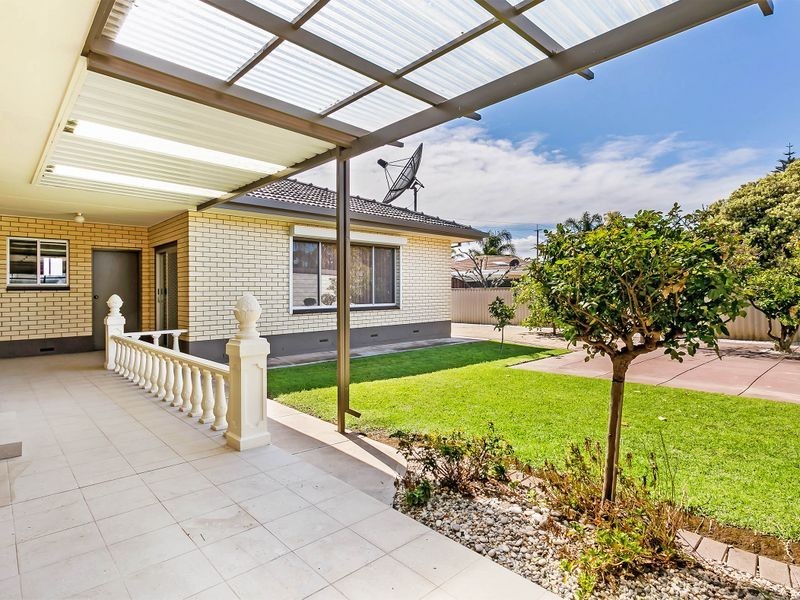 63 Fairford Terrace, West Lakes Shore SA 5020